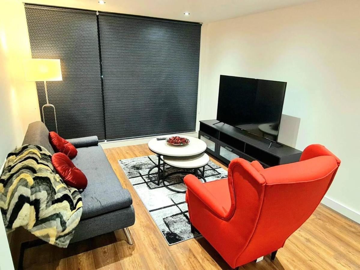 1-Bedroom Aprt In Salford- Freeparking- Sleeps3 Mánchester Exterior foto